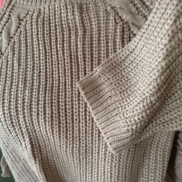 New Sz S/M cable knit turtle neck crop crisscross sleeves cold shoulder sweater - Picture 10 of 14